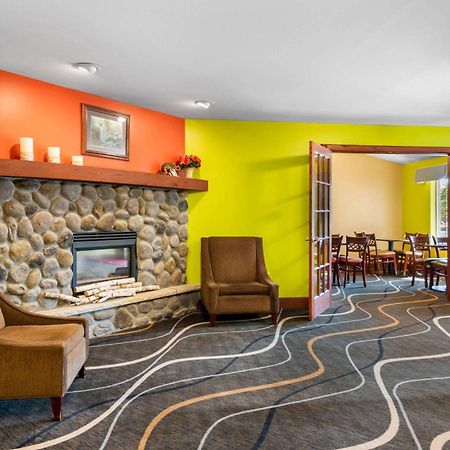 Econo Lodge Inn & Suites Eau Claire Εξωτερικό φωτογραφία