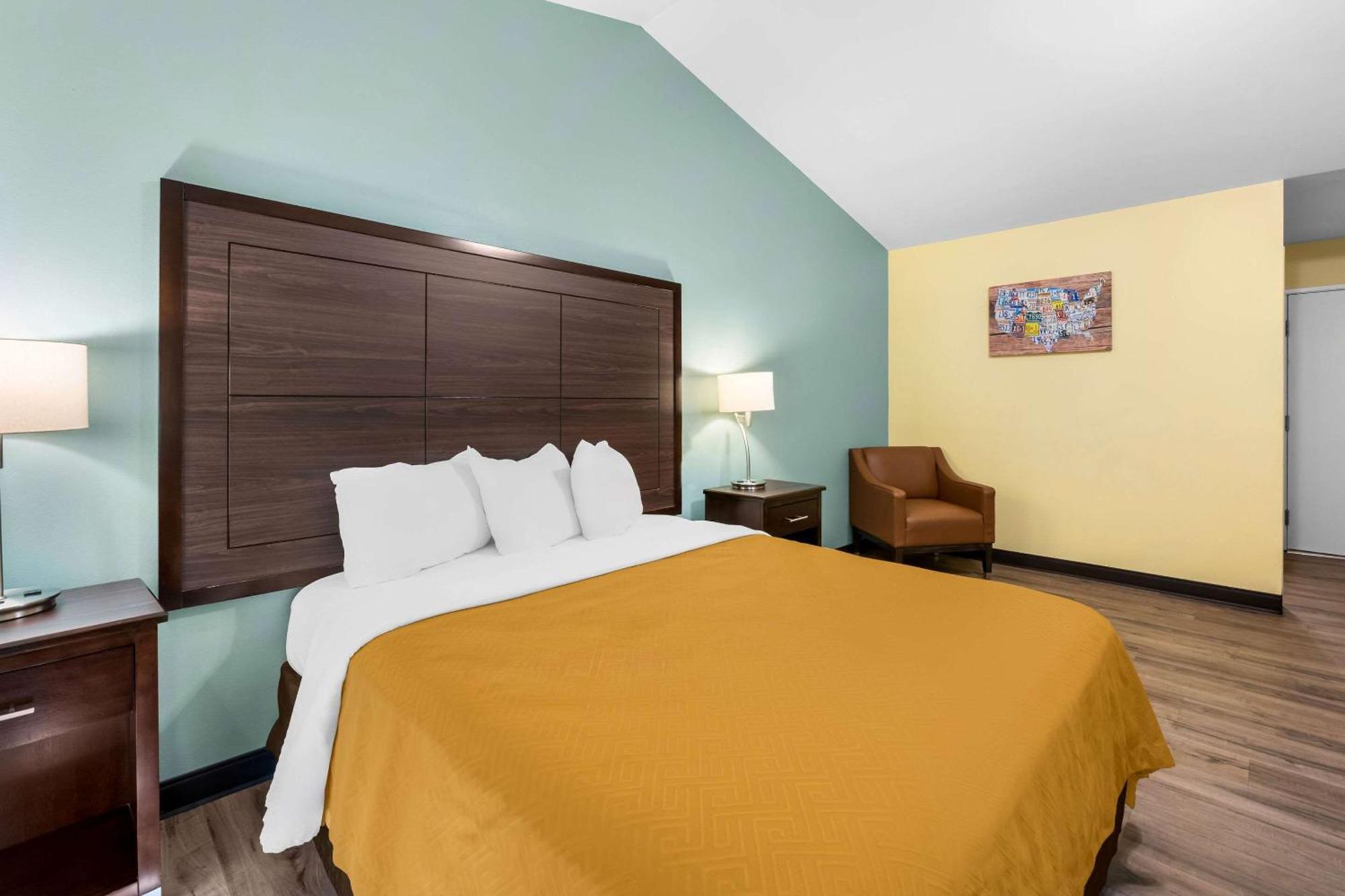 Econo Lodge Inn & Suites Eau Claire Εξωτερικό φωτογραφία