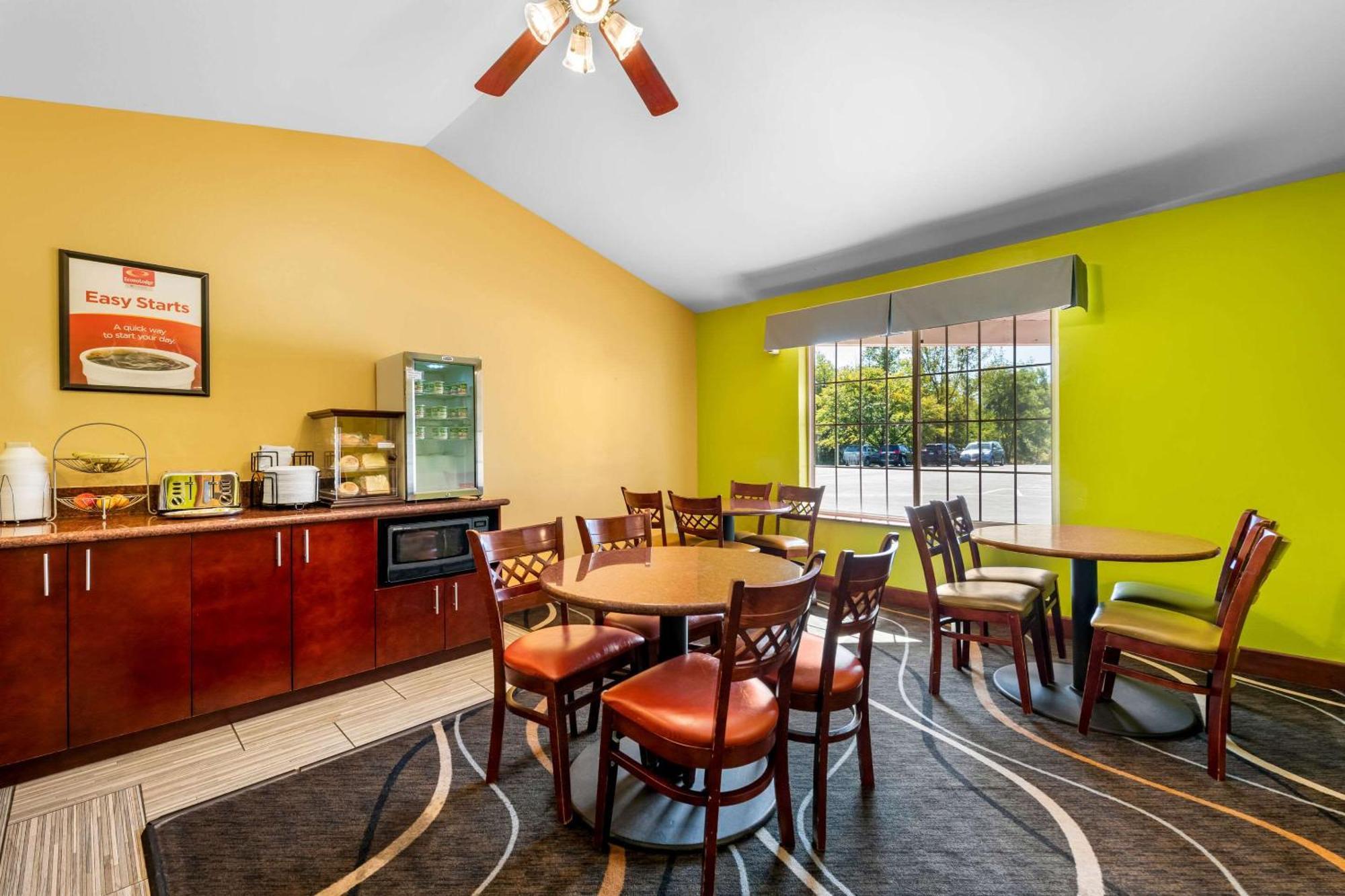 Econo Lodge Inn & Suites Eau Claire Εξωτερικό φωτογραφία