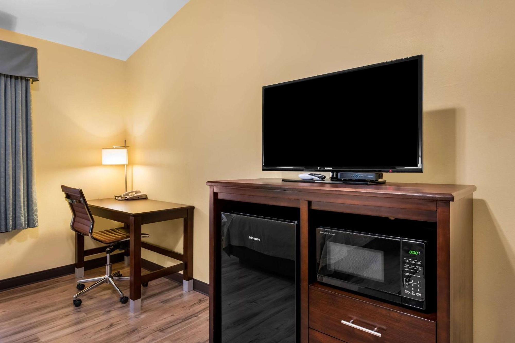 Econo Lodge Inn & Suites Eau Claire Εξωτερικό φωτογραφία