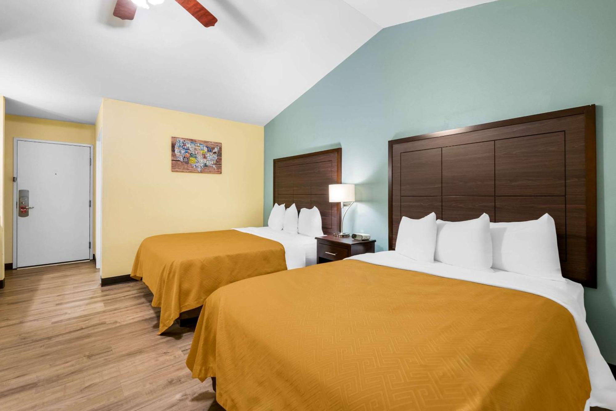 Econo Lodge Inn & Suites Eau Claire Εξωτερικό φωτογραφία