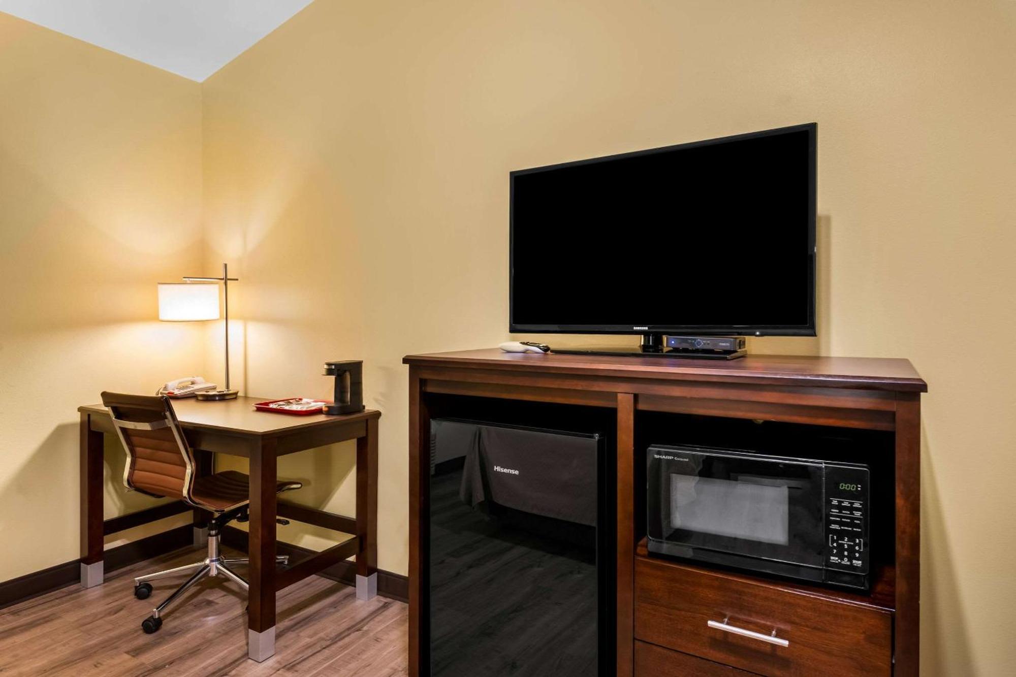 Econo Lodge Inn & Suites Eau Claire Εξωτερικό φωτογραφία