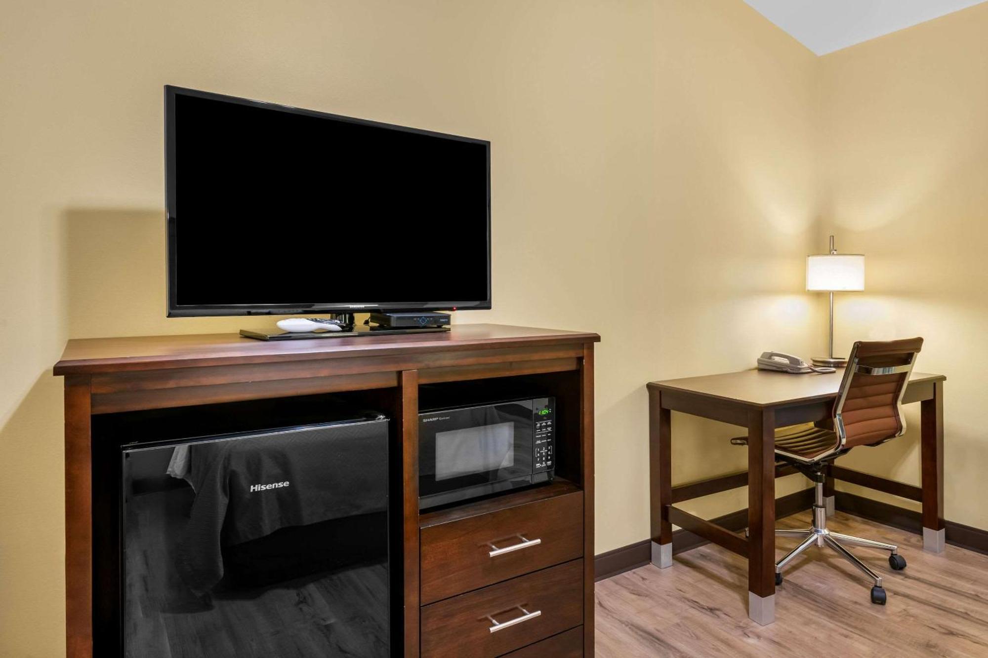 Econo Lodge Inn & Suites Eau Claire Εξωτερικό φωτογραφία