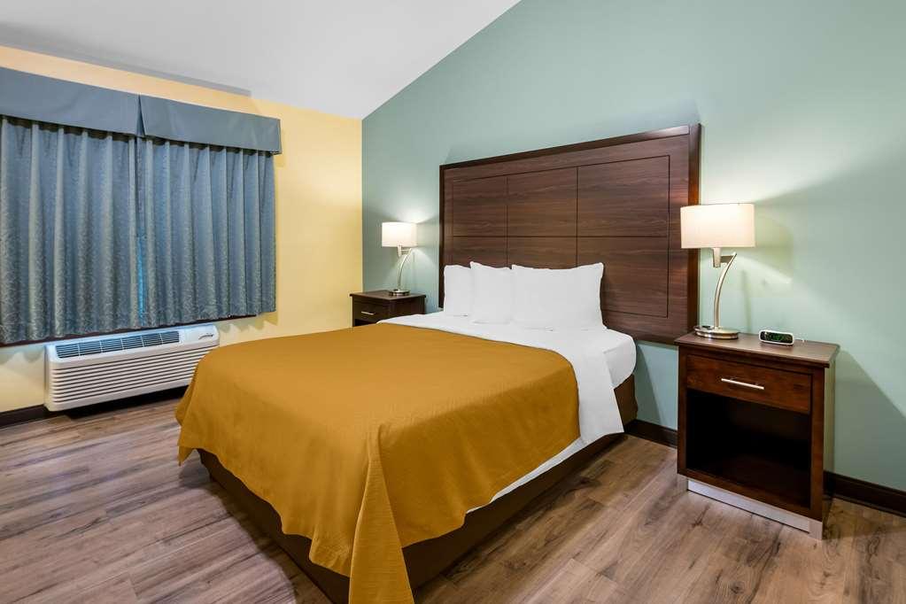Econo Lodge Inn & Suites Eau Claire Δωμάτιο φωτογραφία