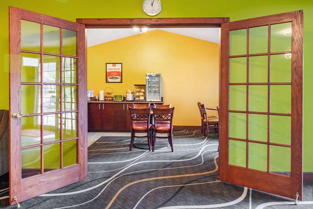 Econo Lodge Inn & Suites Eau Claire Εστιατόριο φωτογραφία