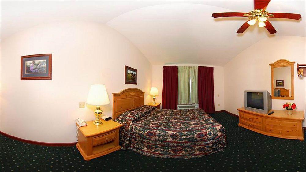 Econo Lodge Inn & Suites Eau Claire Εξωτερικό φωτογραφία