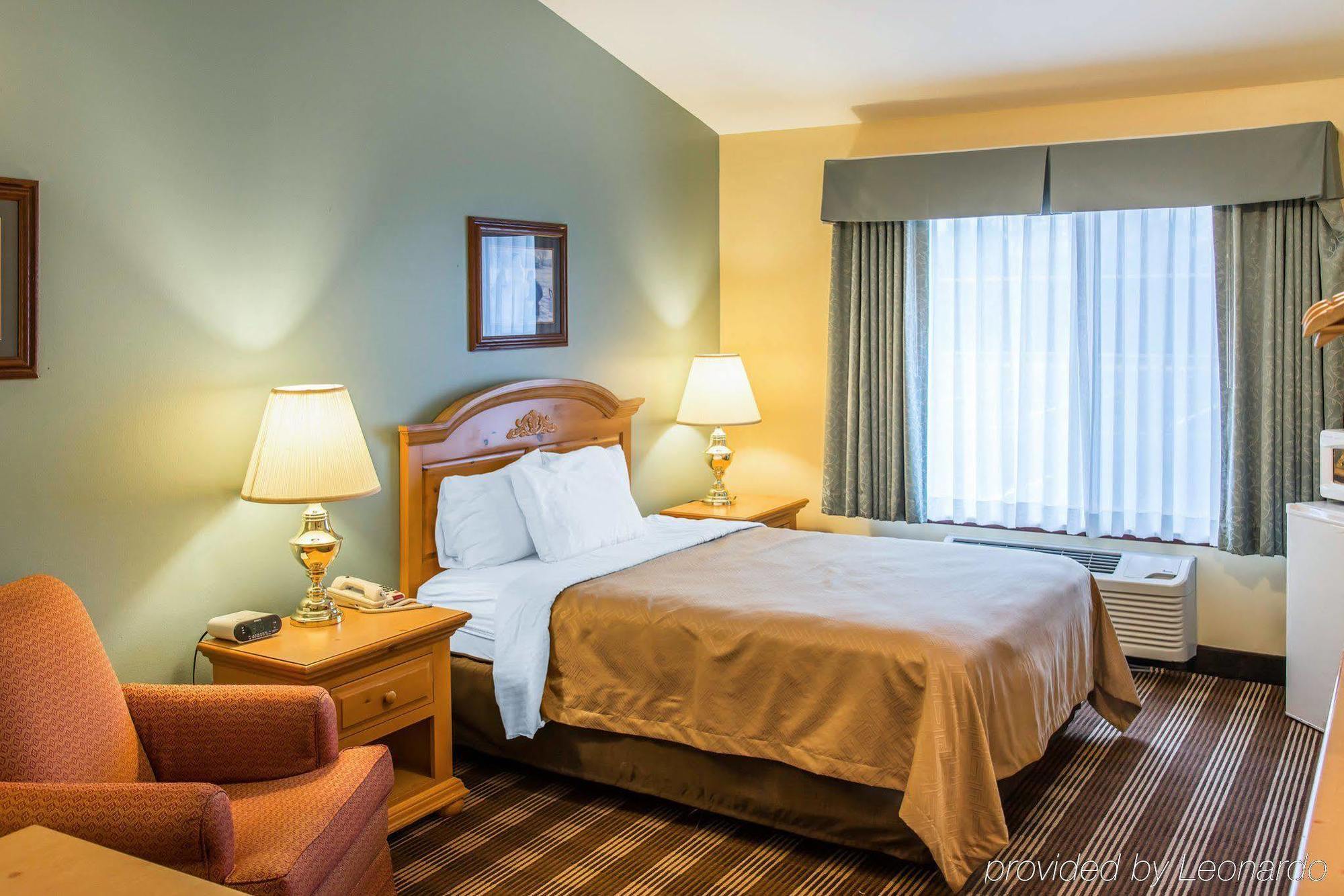 Econo Lodge Inn & Suites Eau Claire Εξωτερικό φωτογραφία