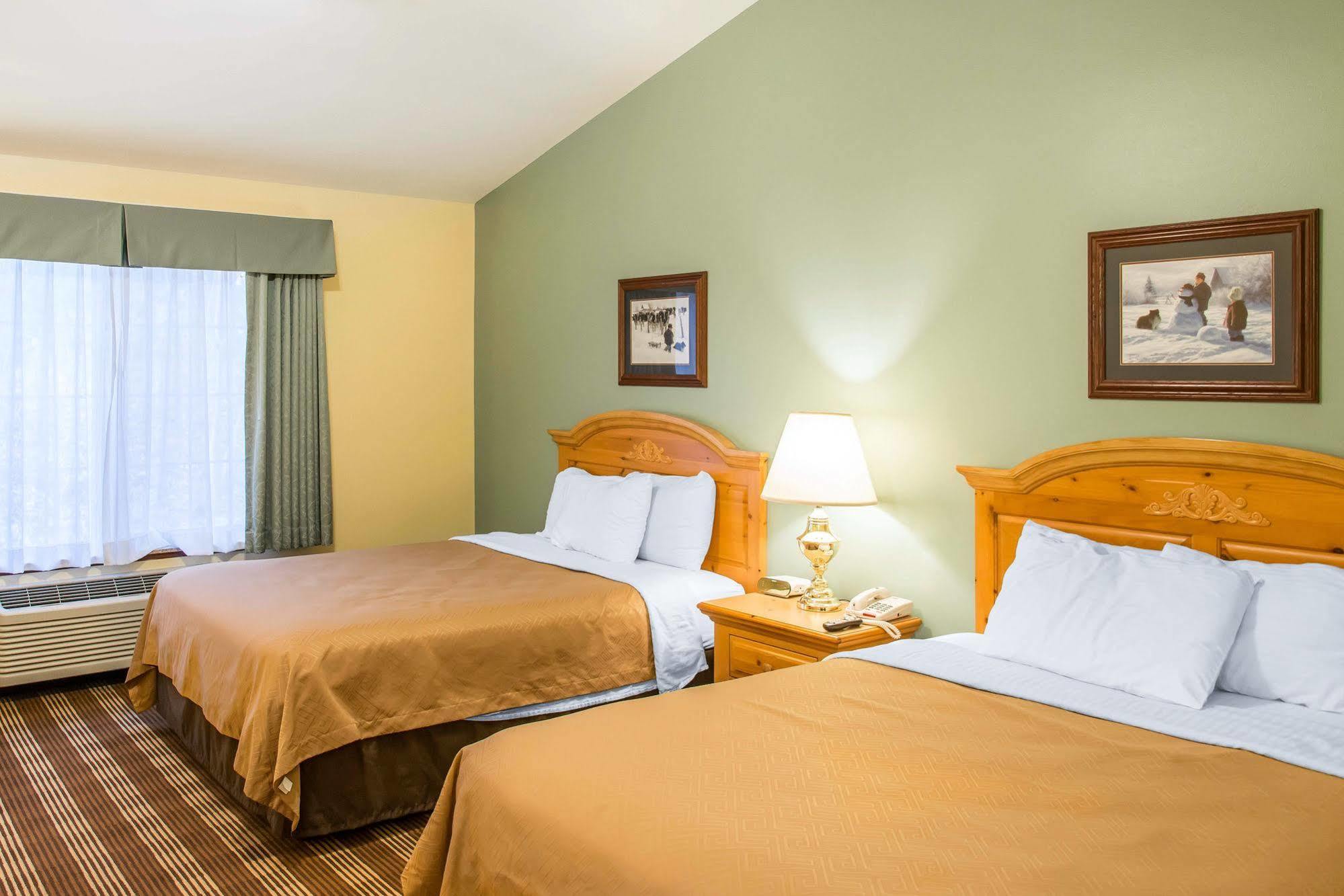 Econo Lodge Inn & Suites Eau Claire Εξωτερικό φωτογραφία