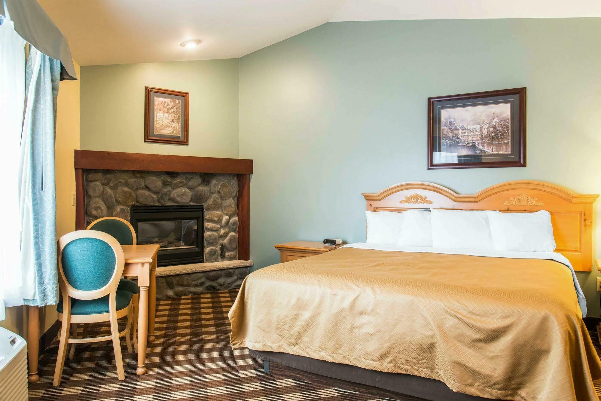 Econo Lodge Inn & Suites Eau Claire Εξωτερικό φωτογραφία