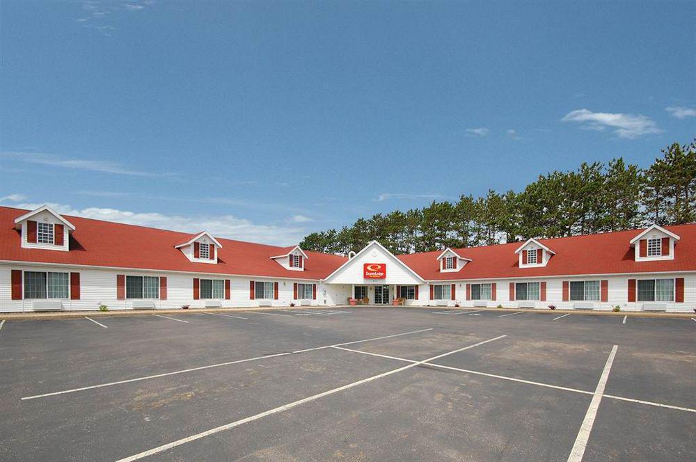 Econo Lodge Inn & Suites Eau Claire Εξωτερικό φωτογραφία